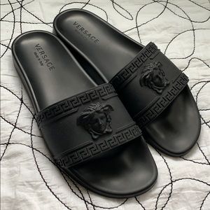 Versace mens Palazzo black slides